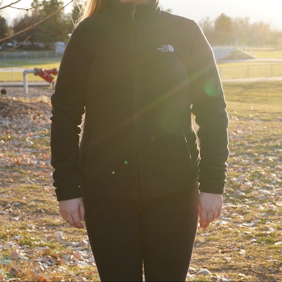 The North Face Full Zip Fleece - Picture 5 of 8